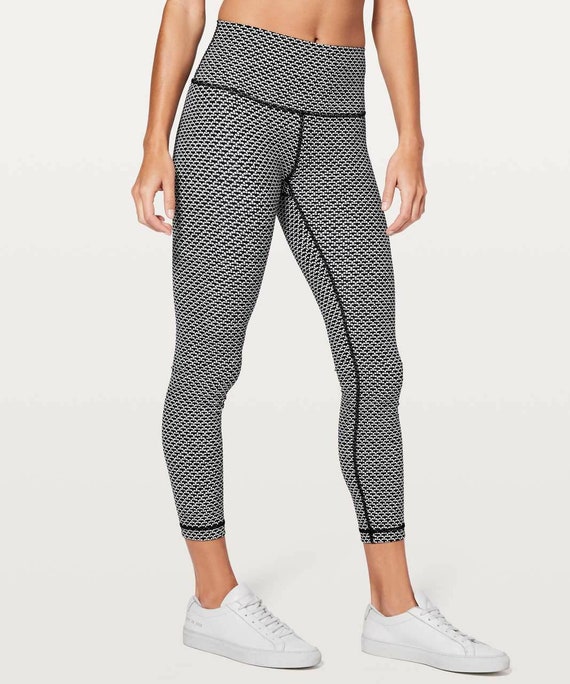 Lululemon 7/8 Size 10 Wunder Under 