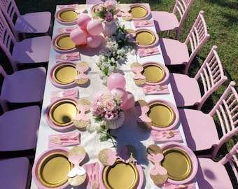 Pink and Gold Minnie Mouse Birthday Party Decor: Plates, Straws table