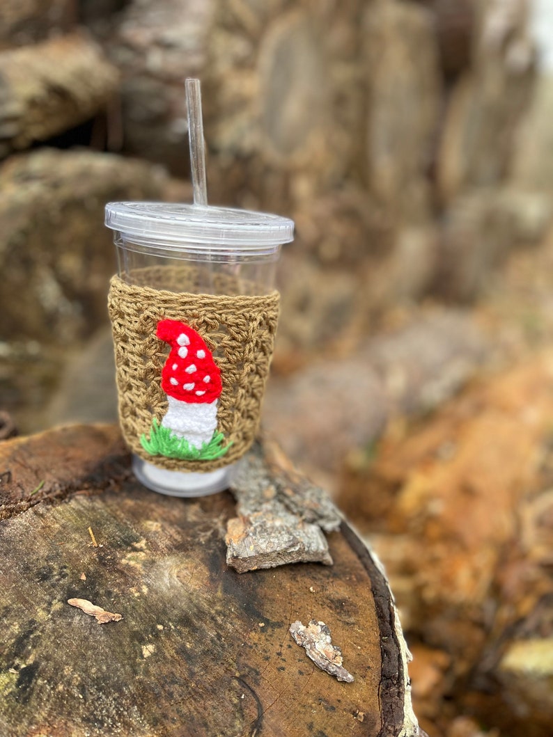Cosy gehaakte paddenstoelenbeker: 24 oz Iced Coffee Cosy afbeelding 2
