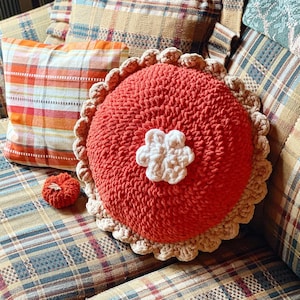 Chunky Pumpkin Pie Pillow, Decorative Pillow, Cutie Pie Pillow, Crochet Pie Couch Pillow, Thanksgiving Decoration, Large Autumn decor pillow