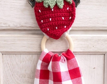 Soporte para toallas de cocina colgante, soporte para toallas de fresa de ganchillo, decoración de fresa, anillo para toallas de cocina hecho a mano, acento de cocina de verano