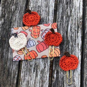 Pumpkin journal clip, halloween planner clip, holiday junk journal, money clip, bookmarker, fall office accessory, autumn crochet, pumpkin