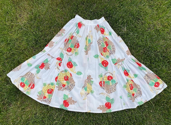 Emanuelle 1980s white cotton skirt with fruit bask