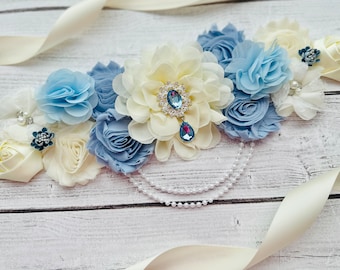 Dusty Blue Flower Schwangerschaft Schärpe: Gender Reveal, Baby Shower Photo Prop