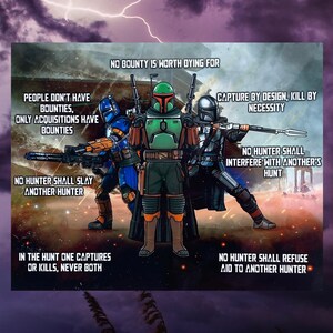 Könnte beinhalten: Eine digitale Illustration von vier Kopfgeldjägern aus dem Star Wars-Universum. Die Jäger stehen in einer Wüstenlandschaft mit einem stürmischen Himmel im Hintergrund. Der Text "Kein Kopfgeld ist es wert, dafür zu sterben" steht oben im Bild. Der Text "Menschen haben keine Kopfgelder, nur Erwerbungen haben Kopfgelder" steht auf der linken Seite des Bildes. Der Text "Fang durch Design, töte aus Notwendigkeit" steht auf der rechten Seite des Bildes. Der Text "Kein Jäger soll einen anderen Jäger töten" steht auf der linken Seite des Bildes. Der Text "Kein Jäger soll sich in die Jagd eines anderen einmischen" steht auf der rechten Seite des Bildes. Der Text "In der Jagd fängt man oder tötet, niemals beides" steht auf der linken Seite des Bildes. Der Text "Kein Jäger soll es ablehnen, einem anderen Jäger zu helfen" steht auf der rechten Seite des Bildes.