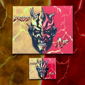 Pode incluir: Um adesivo com uma ilustração de cabeça de diabo vermelha e amarela. O diabo tem chifres e um sorriso ameaçador. O texto "Bros AF" está no adesivo.