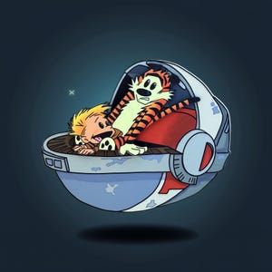 Op de afbeelding: Een cartoon illustratie van Calvin en Hobbes in een pod. Calvin, met blond haar, ligt, terwijl Hobbes, een tijger, zit. De pod is lichtblauw met rode en witte accenten, tegen een donkerblauwe achtergrond.