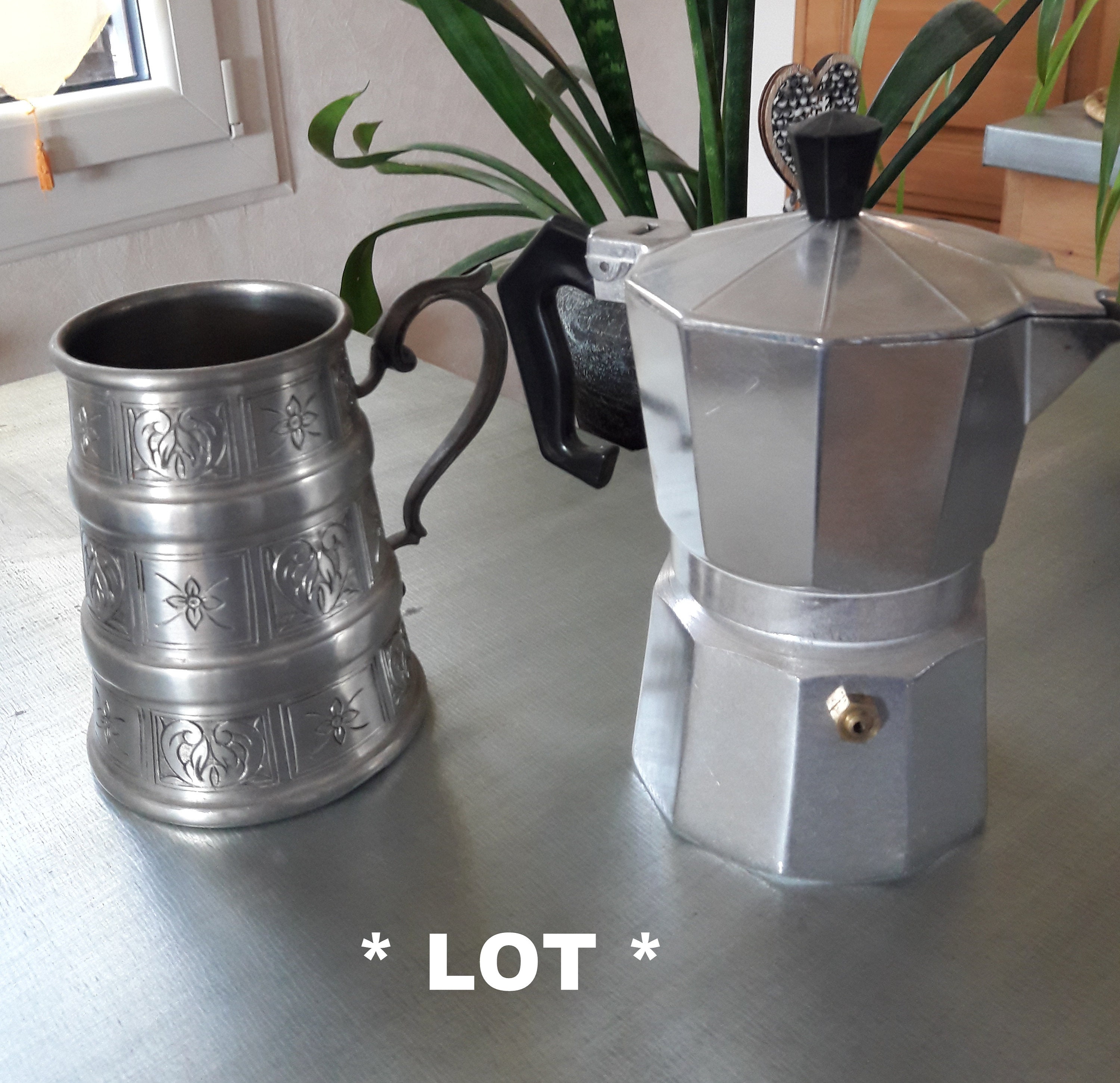 Vintage Bock Étain et Cafetière Alu