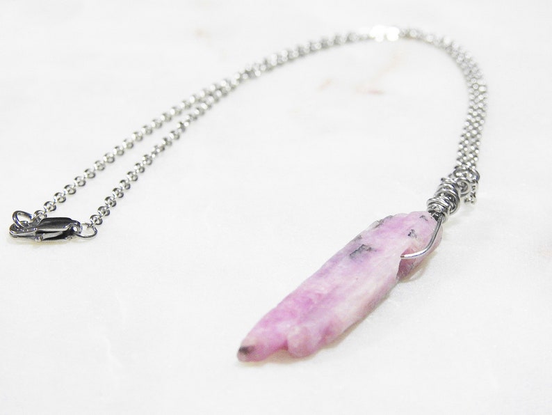 Mindfulness Gift Healing Stone Necklace Pink Opal Necklace For Emotional Healing /& Heart Opening
