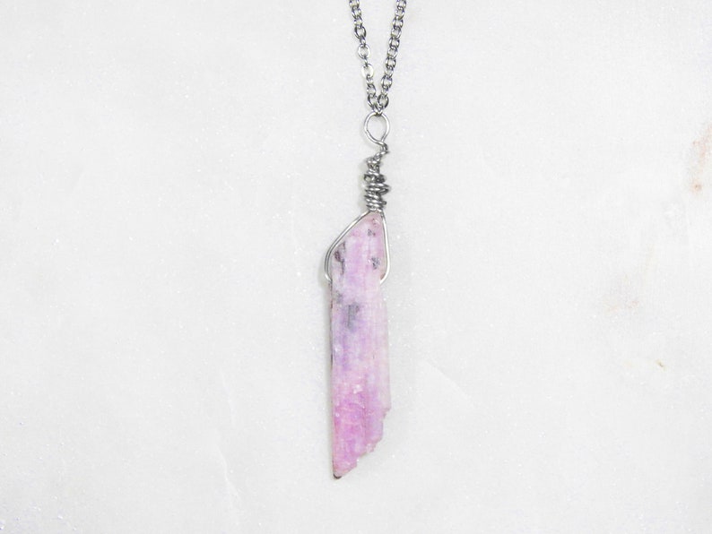 Mindfulness Gift Healing Stone Necklace Pink Opal Necklace For Emotional Healing /& Heart Opening