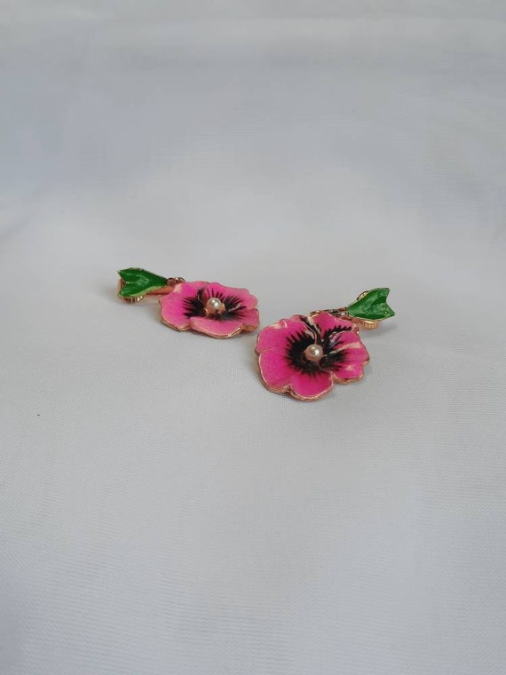 Pink and Black Enamel Pansy Flower Clip Earrings … - image 4