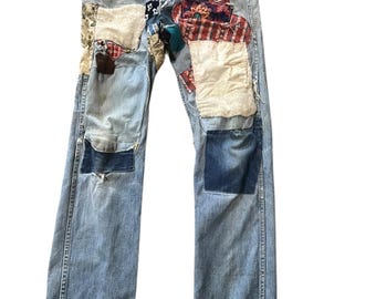 Rare Hard to find Collectors  item Vintage Wrangler Talon Zipper Distressed Denim pants
