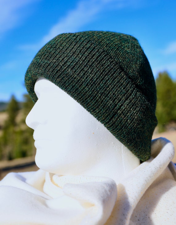 A Free Pattern: The perfect alpaca hat for cold winter nights