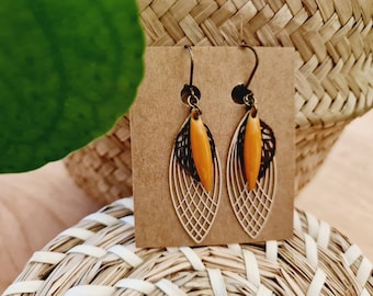 Klila - Co Long Leaf Earrings