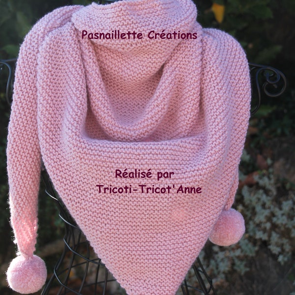 Châle ou chèche tricoté à la main et ses pompons en laine fait main (taille unique). Coloris rose.
