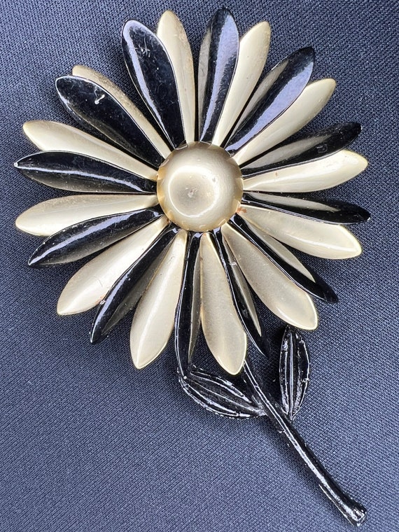 Vintage Black & Gold Enamel Floral Brooch - image 3