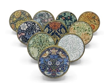 Puxador de gaveta William Morris: Puxador de madeira artesanal com detalhes em dourado. Preço por unidade.