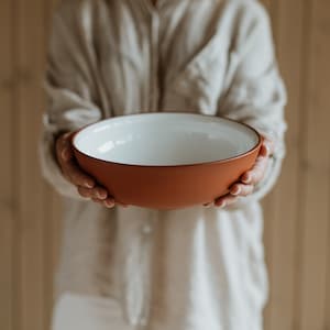 23,5cm | 24 cm Terrakotta Salat/Pasta Schüssel | Handgetöpferte Keramik | Kollektion EARTH