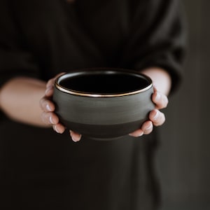 Tigela de Cereal Matinal com Borda Dourada | Louça Preta Fosca | Cerâmica Artesanal | coleção ECLIPSE GOLD