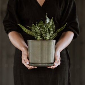 Medium Plant pot with saucer | Handmade Pottery | collection MOSS