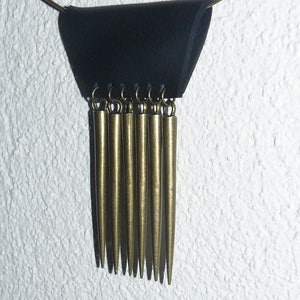 Collier ras de cou pendentif en cuir avec spikes image 3