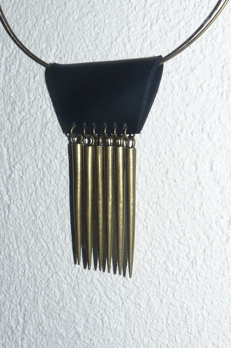 Collier ras de cou pendentif en cuir avec spikes image 3