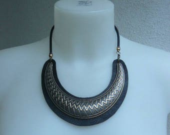 Collier plastron ethnique cuir et bronze