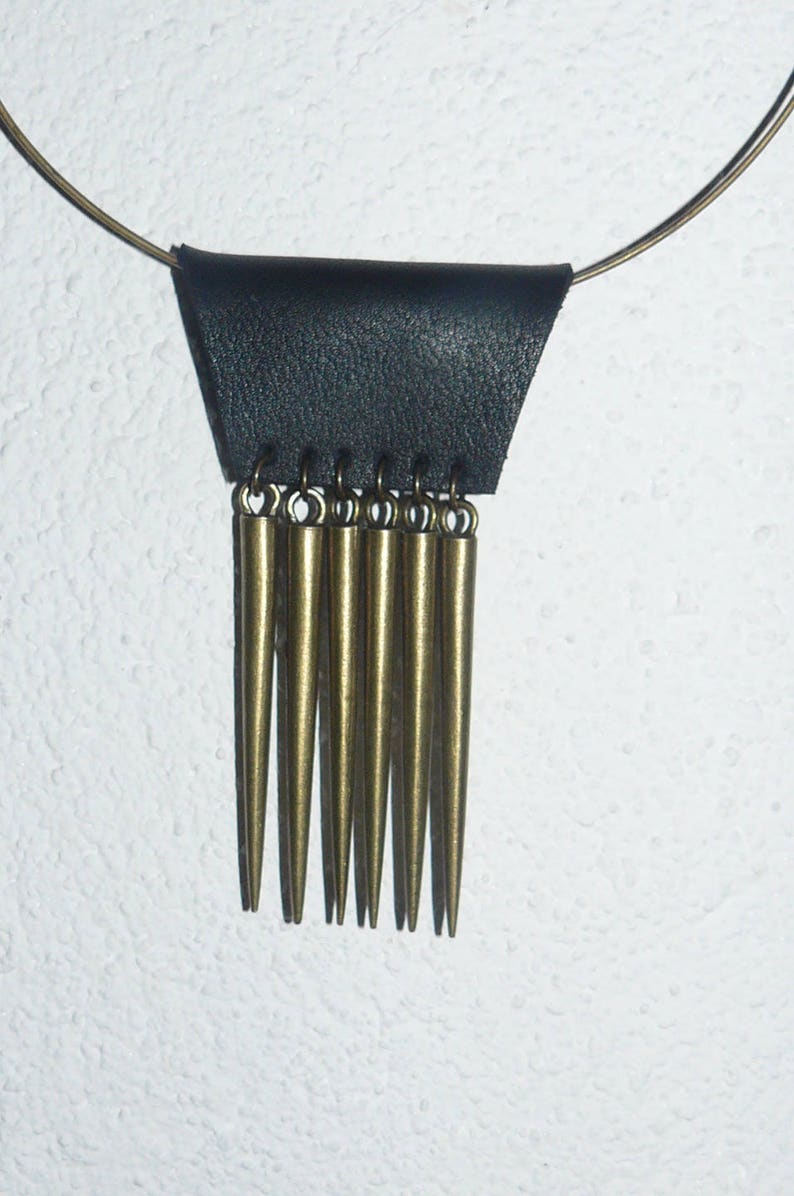 Collier ras de cou pendentif en cuir avec spikes image 2