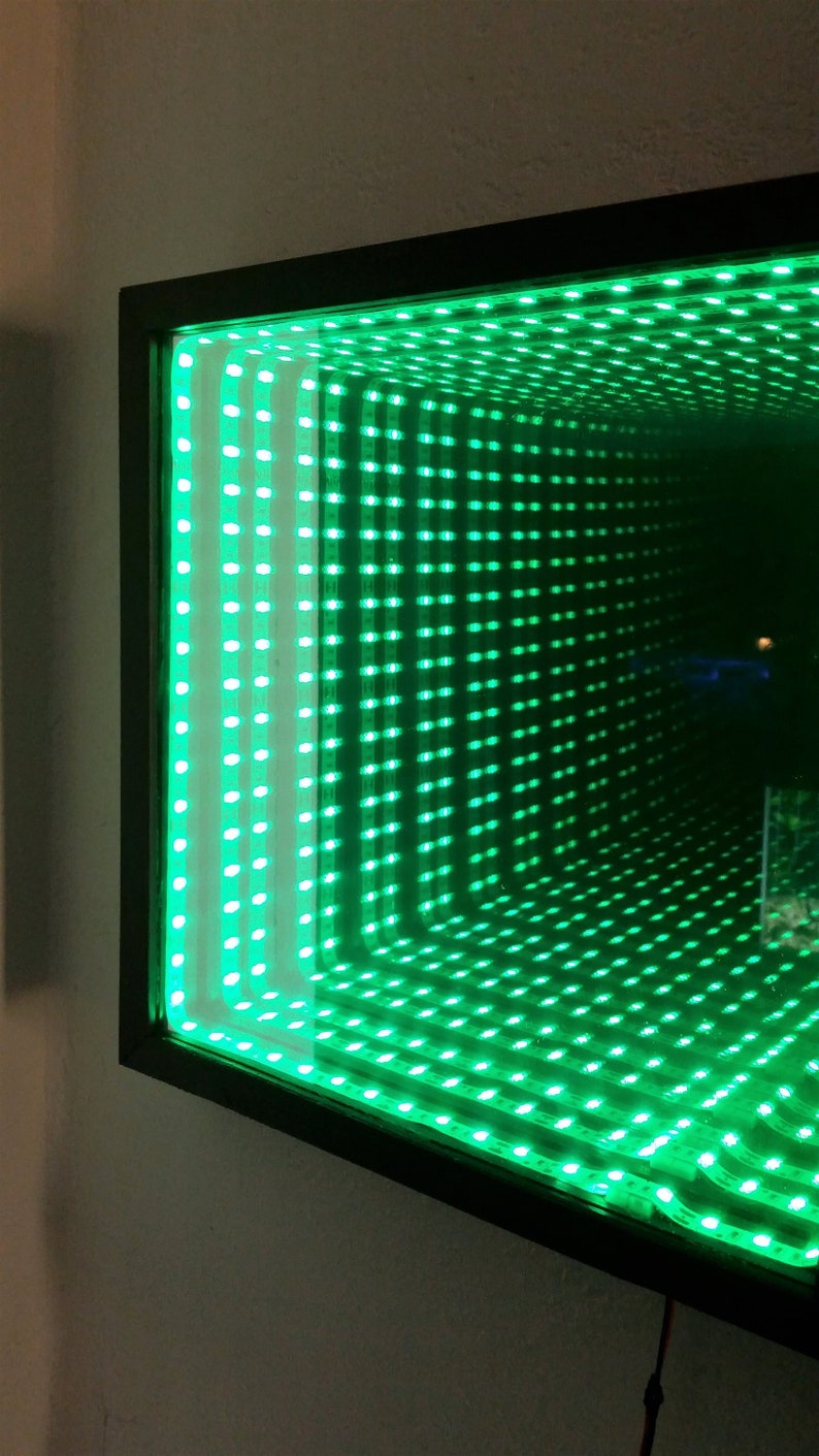 Диоды в зеркалах. Зеркало с подсветкой с эффектом бесконечности. Зеркало с подсветкой 1мх1м. Зеркало диамант со светодиодной подсветкой 750х353 мм. Зеркало подсветкой 140сс.