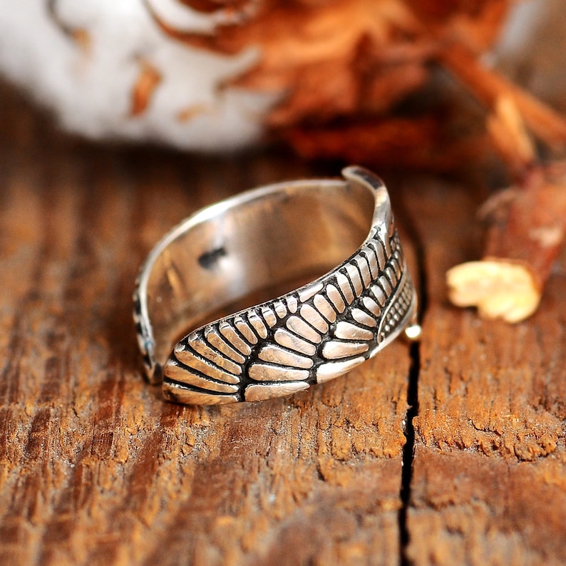 Egyptian Ring Isis Goddess Kneeling with Spread Wings, Sterling Silver Ring for Women, Egyptian Jewelry, Adjustable image 4