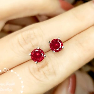 Pendientes de rubí genuino cultivado en laboratorio de 1 quilate, pendientes de rubí redondo de sangre de paloma de 6 x 6 mm, pendientes de novia sencillos, pendientes minimalistas