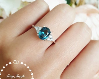 London Blue Oval Topaz Ring, 2 Carats 6*8 mm Three Stone Blue Topaz Promise ring, White Gold Plated Sterling Silver, Blue Gemstone Ring