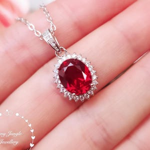 Collana Royal Halo con rubino autentico coltivato in laboratorio, rubino ovale da 3 carati (8*10 mm), ciondolo con pietra portafortuna di luglio, collana ispirata alla Principessa Diana, gemma rossa.