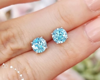 1 carat round Swiss Blue Topaz Stud Earrings, 6*6mm Simple Sky Blue Topaz Stud Earrings, Something Blue Bridal Earrings, Minimalist Earrings