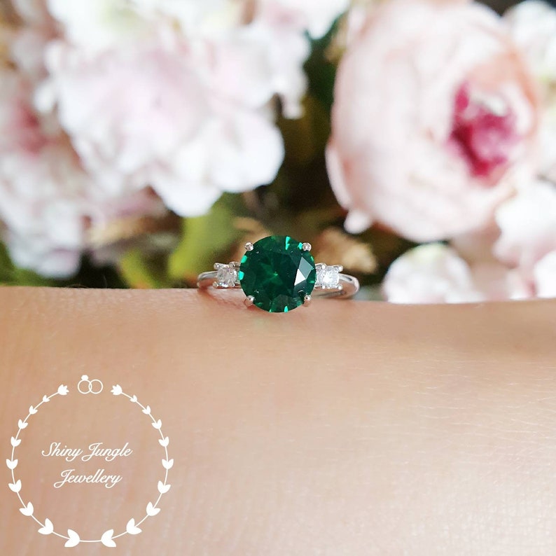Round Three Stone Emerald Engagement Ring Lab Simulated Etsy UK