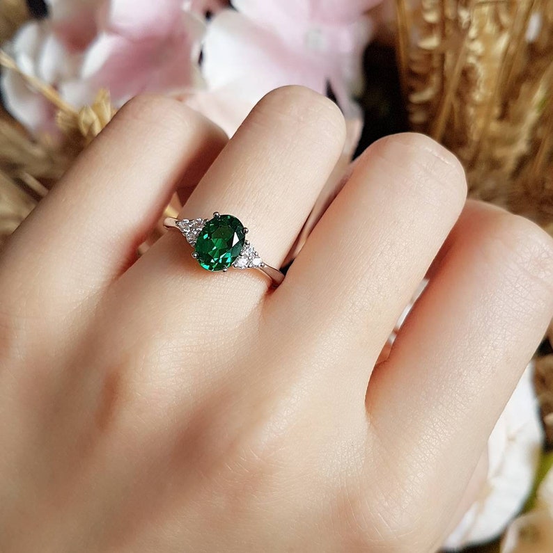 Oval emerald ring, 2 Carats 6*8 mm Oval Cut Three Stone Style Emerald Engagement Ring, May Birthstone Promise Ring, Green Gemstone Ring 