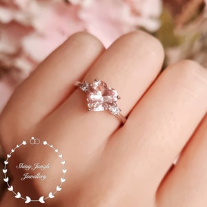 Herz geschnitten Morganit Verlobungsring 2 Karat 8 * 8 mm herzförmiger Morganit Solitärring, Morganit Drei-Stein-Ring, rosa Edelstein Ring