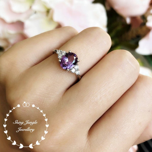 Alexandrite Ring, Ovale Drie Steen Stijl Alexandrite Verlovingsring, Juni Birthstone Belofte ring, Kleur Veranderende Paarse Edelsteen Ring