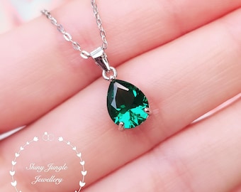 Pear shaped emerald necklace, May birthstone pendant, pear cut lab emerald pendant, teardrop emerald pendant, bridal pendant, vivid green