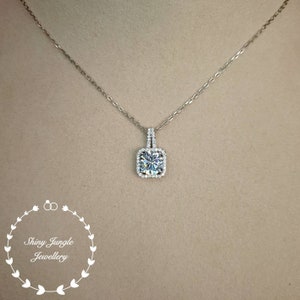 Classic Diamond Necklace, 2 Cts Round Brilliant Cut Diamond Simulant ...
