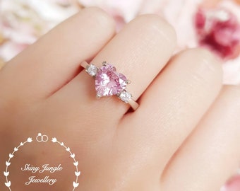 Bague diamant rose en forme de coeur, bague de fiançailles simulée diamant rose vif trois pierres, bague de promesse en argent sterling, bague coeur rose