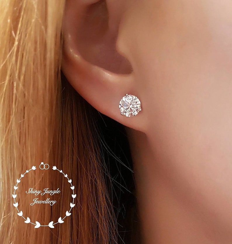 Aretes de diamantes, aretes simulados de diamantes hechos por el hombre de 0,5, 1 y 2 quilates, juego de 3 puntas de plata chapada en oro blanco de 14 k, regalo para madres con caja imagen 1