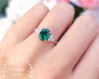 Oval emerald ring, 2 Carats 6*8 mm Oval Cut Three Stone Style Emerald Engagement Ring, May Birthstone Promise Ring, Green Gemstone Ring