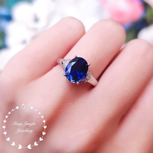 Genuine Lab Grown Royal Blue Sapphire Engagement ring, 3 Carats 8*10 Oval Sapphire Solitaire Ring with Accents, September Birthstone Gift