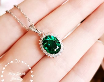 Halo Oval Emerald Necklace, 3 Carats 8*10mm Muzo Green Halo Emerald Solitaire Pendant with Chain, Royal Halo Design, May Birthstone Gift