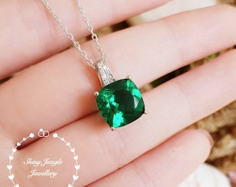 Cushion Cut Emerald Necklace, 3 Carats 10*10 mm Muzo Green Emerald Solitaire Pendant with Chain, May Birthstone Gift, Green Stone Pendant