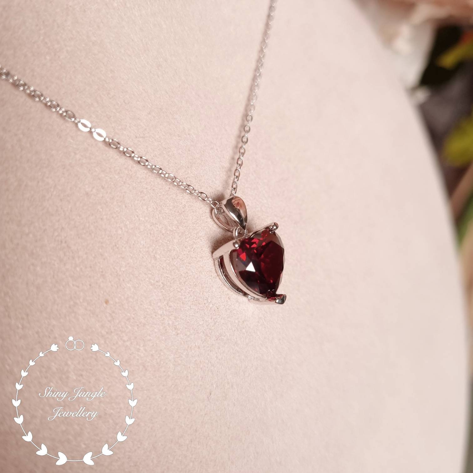 KOMEHYO |K18WG Heart Garnet Necklace|Jewelry|Necklace|[Official] Japan's  largest reuse department store KOMEHYO