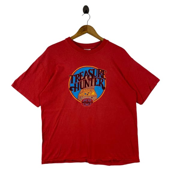 Vintage WHITE’S METAL DETECTOR treasure hunter tee
