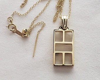 Gold Courtline Pendant