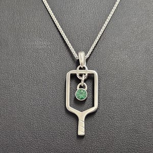 Pickleball Paddle with Swinging Emerald